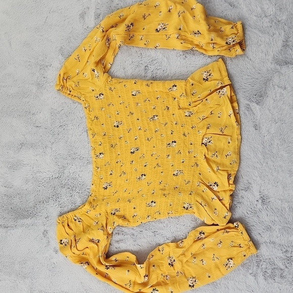 Hollister yellow cropped floral top - Picture 4 of 9